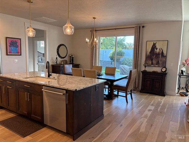 8112 Fountain Brook St, Middleton, ID 83644