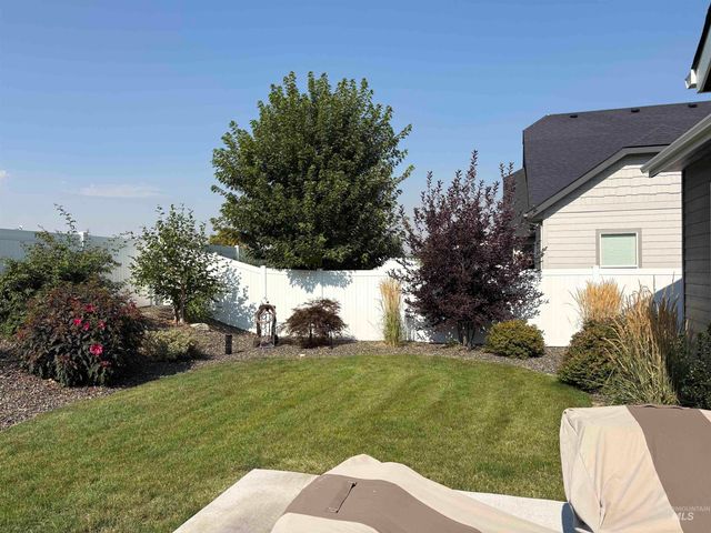 8112 Fountain Brook St, Middleton, ID 83644