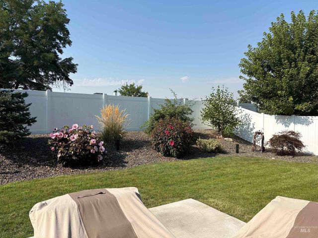 8112 Fountain Brook St, Middleton, ID 83644