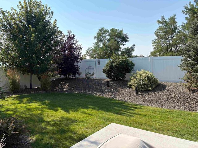 8112 Fountain Brook St, Middleton, ID 83644