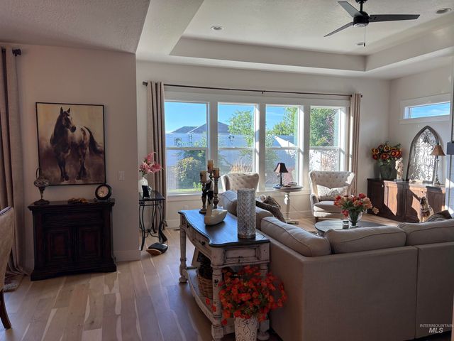 8112 Fountain Brook St, Middleton, ID 83644
