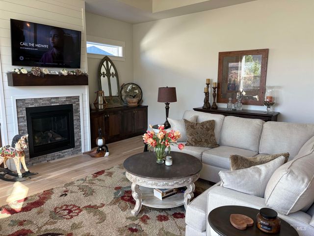 8112 Fountain Brook St, Middleton, ID 83644