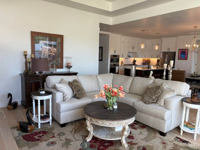 8112 Fountain Brook St, Middleton, ID 83644