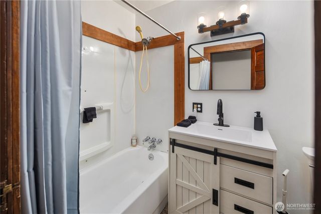 2023 K Avenue, Anacortes, WA 98221