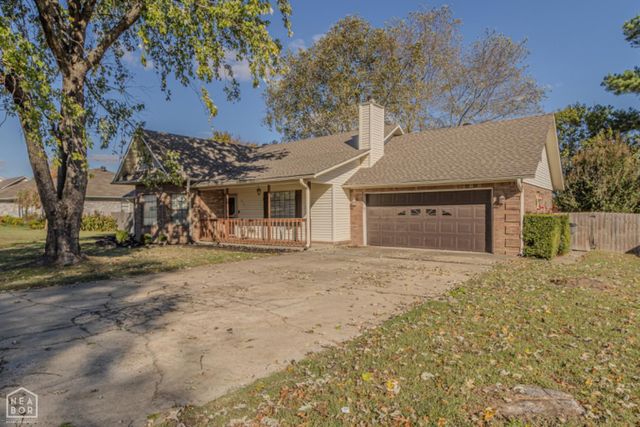 217 S Center Hill Road, Paragould, AR 72450