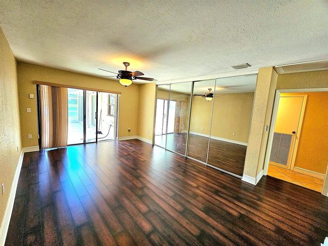 566 Village Lake Drive, Weston, FL 33326