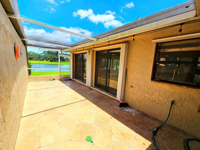 566 Village Lake Drive, Weston, FL 33326