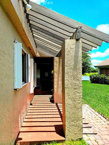 566 Village Lake Drive, Weston, FL 33326