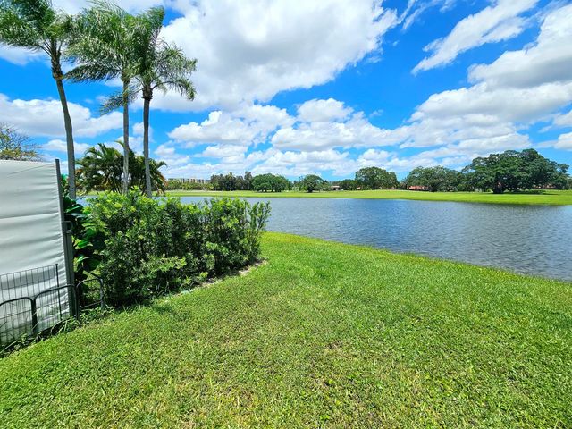 566 Village Lake Drive, Weston, FL 33326