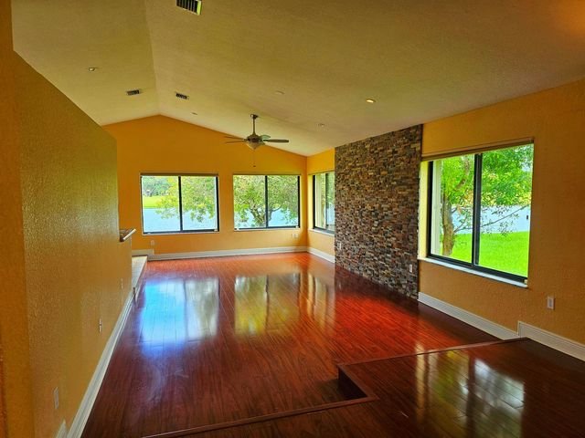 566 Village Lake Drive, Weston, FL 33326