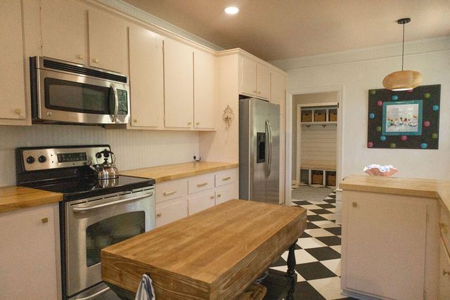 212 Valley Street, Walterboro, SC 29488
