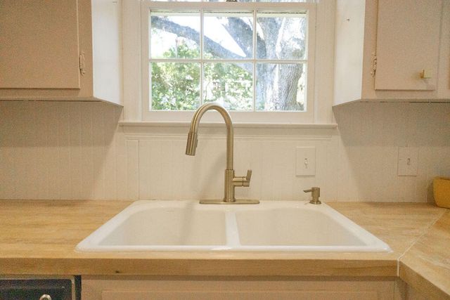 212 Valley Street, Walterboro, SC 29488