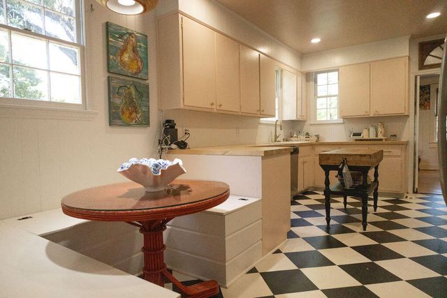 212 Valley Street, Walterboro, SC 29488