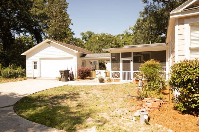 212 Valley Street, Walterboro, SC 29488