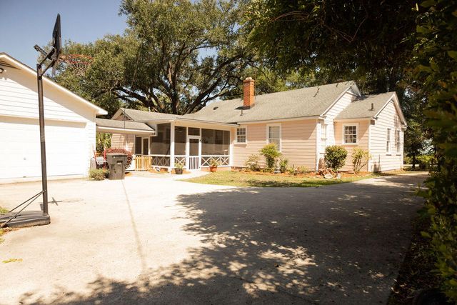 212 Valley Street, Walterboro, SC 29488