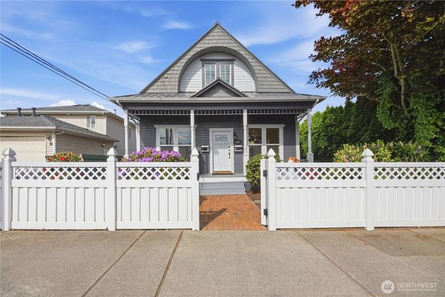 145 Park Avenue N, Renton, WA 98057