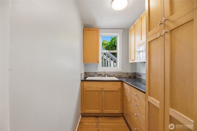 145 Park Avenue N, Renton, WA 98057