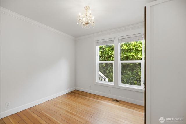 145 Park Avenue N, Renton, WA 98057