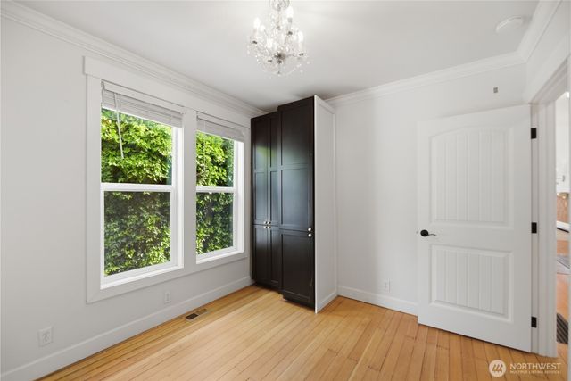 145 Park Avenue N, Renton, WA 98057