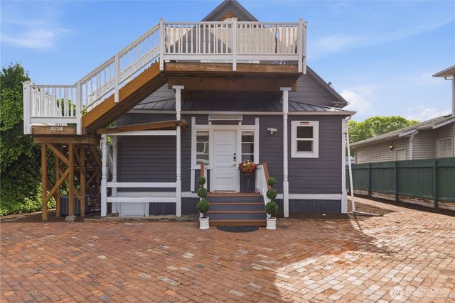 145 Park Avenue N, Renton, WA 98057