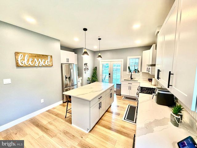 1590 HOMELAND DR, Sykesville, MD 21784