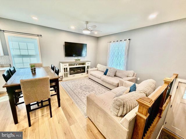 1590 HOMELAND DR, Sykesville, MD 21784