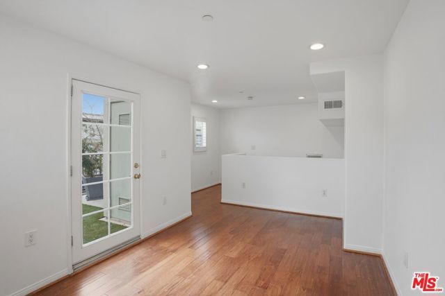 7301 W Manchester Avenue 117, Los Angeles, CA 90045