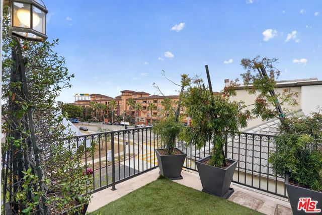 7301 W Manchester Avenue 117, Los Angeles, CA 90045