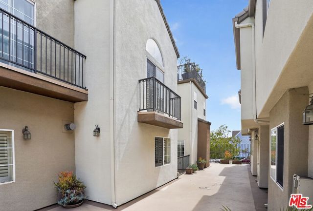 7301 W Manchester Avenue 117, Los Angeles, CA 90045