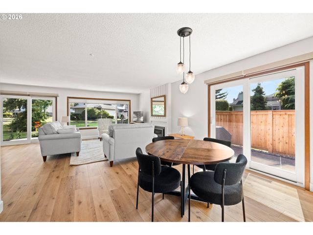 9998 Sw FRENCH PRAIRIE Rd, Wilsonville, OR 97070