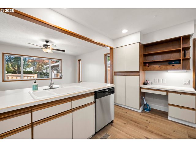 9998 Sw FRENCH PRAIRIE Rd, Wilsonville, OR 97070
