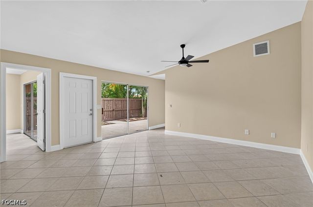 6305 Royal Woods DR, Fort Myers, FL 33908