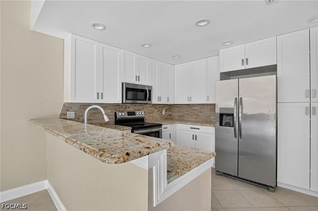 6305 Royal Woods DR, Fort Myers, FL 33908