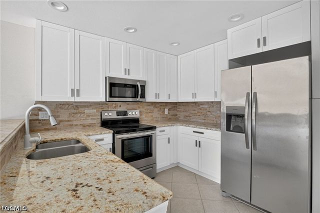 6305 Royal Woods DR, Fort Myers, FL 33908