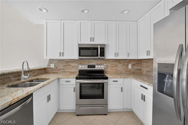 6305 Royal Woods DR, Fort Myers, FL 33908