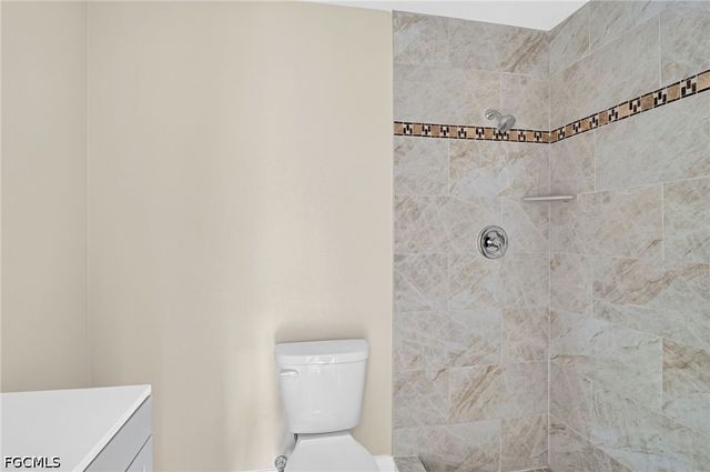 6305 Royal Woods DR, Fort Myers, FL 33908