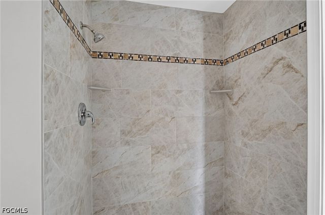 6305 Royal Woods DR, Fort Myers, FL 33908