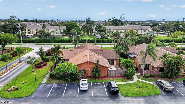6305 Royal Woods DR, Fort Myers, FL 33908