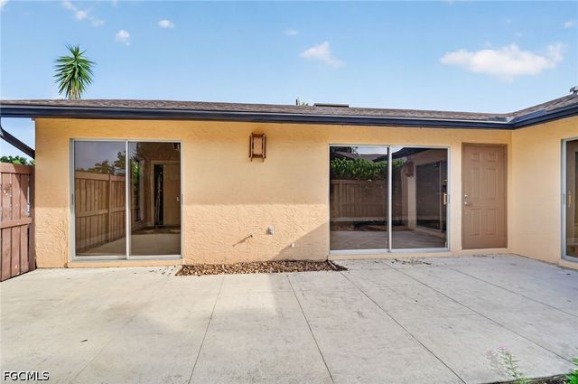 6305 Royal Woods DR, Fort Myers, FL 33908