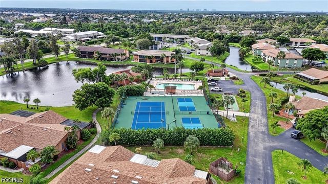 6305 Royal Woods DR, Fort Myers, FL 33908