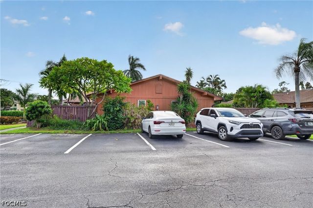 6305 Royal Woods DR, Fort Myers, FL 33908