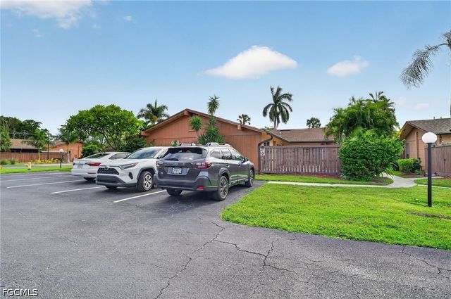 6305 Royal Woods DR, Fort Myers, FL 33908