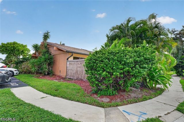 6305 Royal Woods DR, Fort Myers, FL 33908