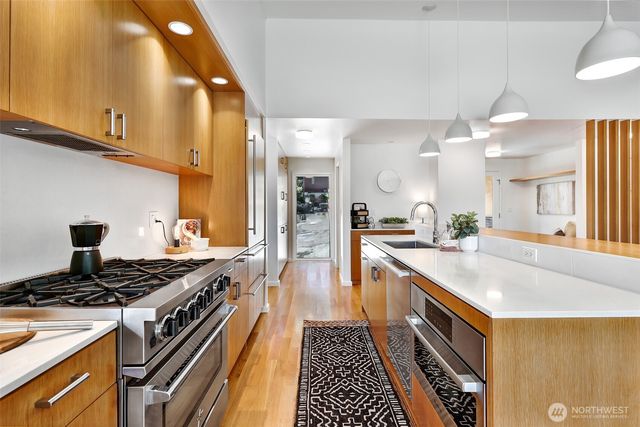 2547 NE 83rd Street, Seattle, WA 98115