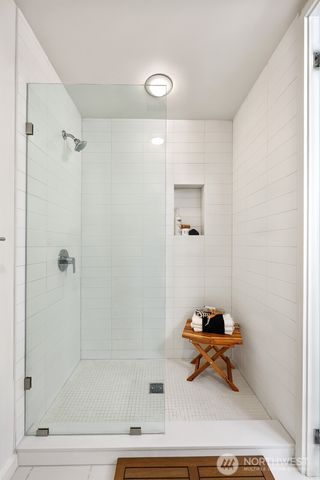 2547 NE 83rd Street, Seattle, WA 98115