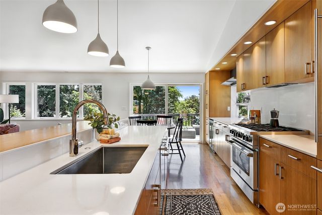 2547 NE 83rd Street, Seattle, WA 98115