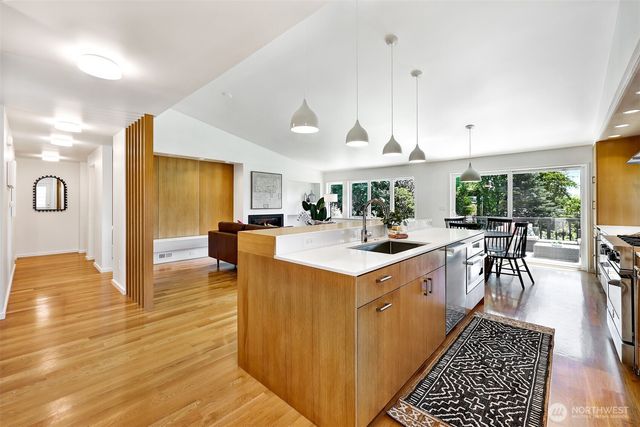 2547 NE 83rd Street, Seattle, WA 98115