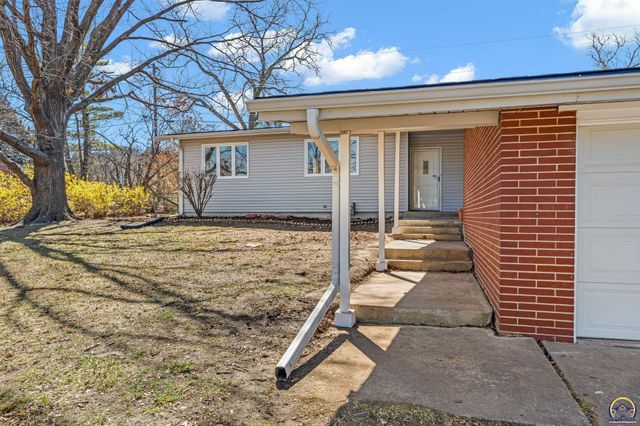 4741 SW Twilight DR, Topeka, KS 66614