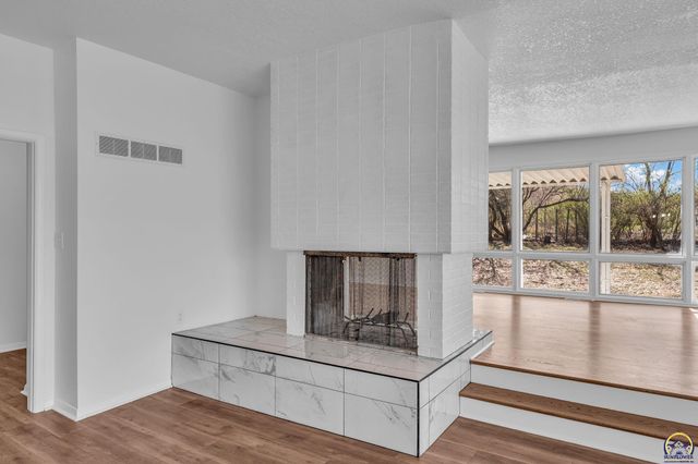 4741 SW Twilight DR, Topeka, KS 66614