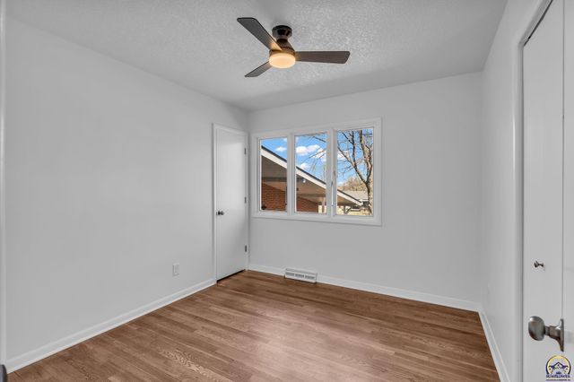 4741 SW Twilight DR, Topeka, KS 66614